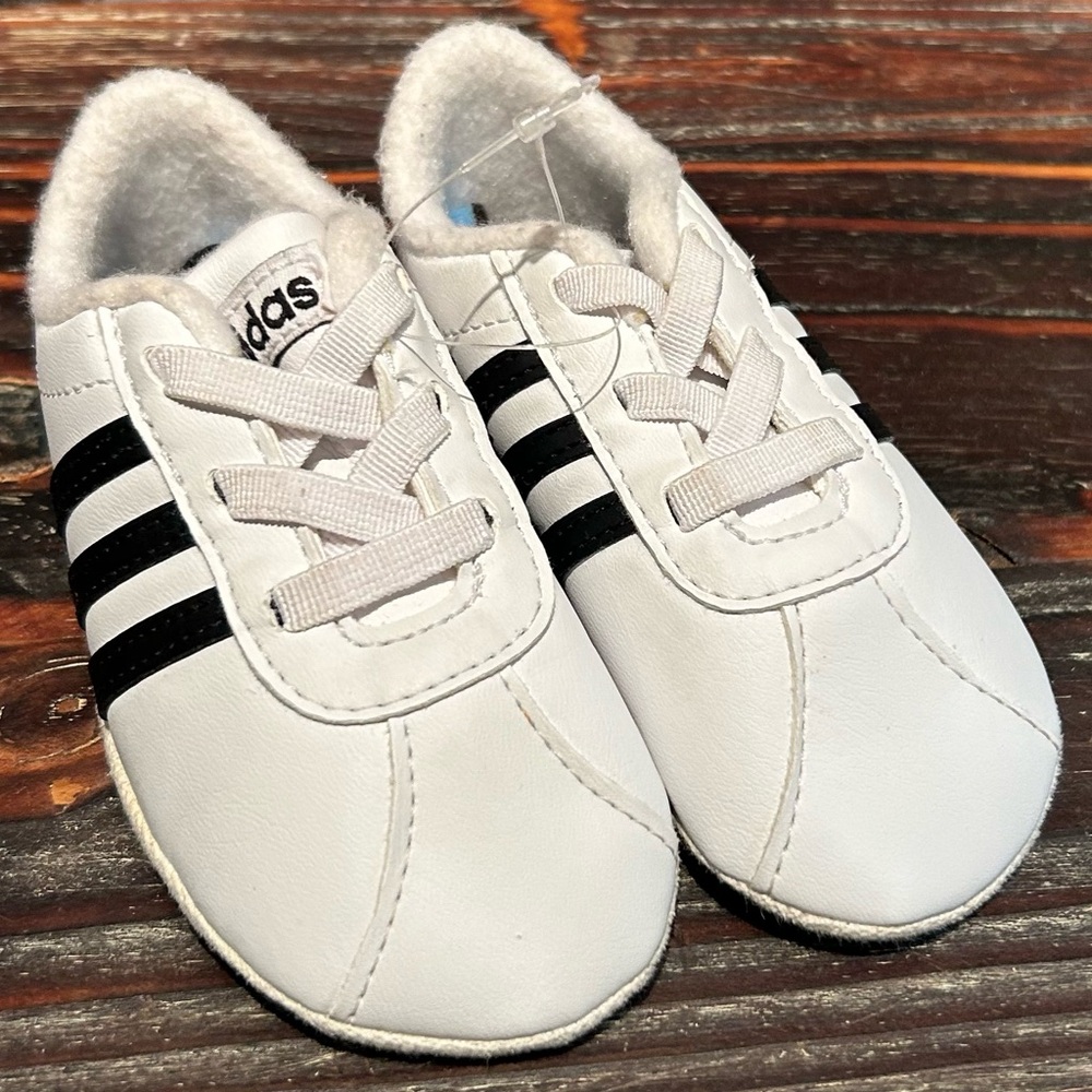 Infants boy girl adidas soft shoes size 4k